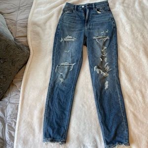 American Eagle, curvy mom jean, medium blue. Never worn.